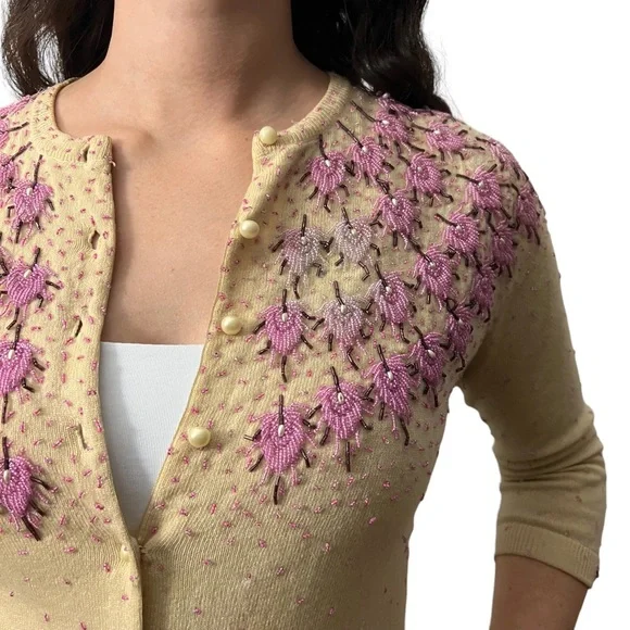 Stunning 1950’s Highly Detailed Hand Beaded Cardigan, Sweater Girl Knit Top - Picture 3 of 14